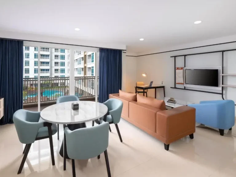 The Reiz Suites Medan on room