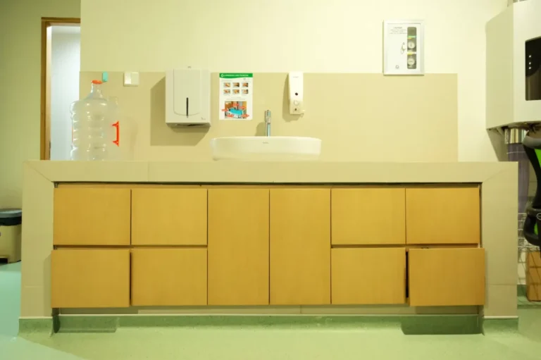 Custom drawer furniture di Rumah Sakit Indriati