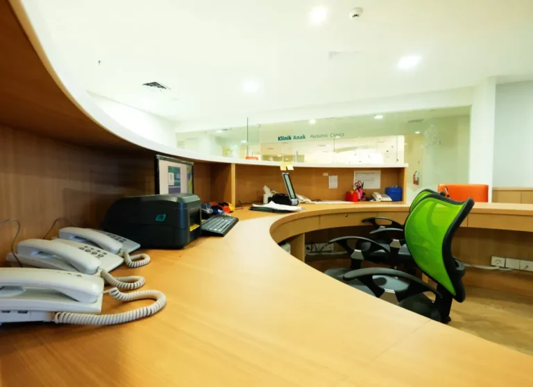 Front office furniture di Rumah Sakit Indriati