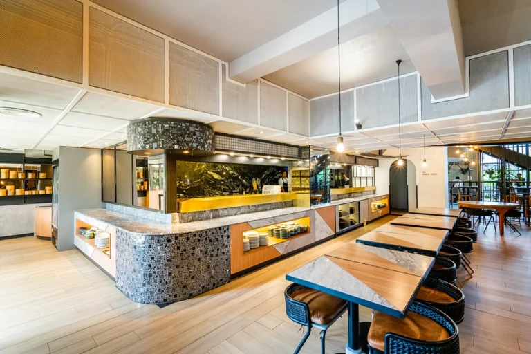 Gaia Cosmo Jogja Hotel Restauran Area