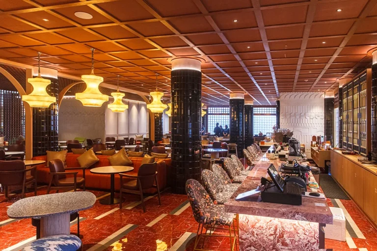 Interior kontraktor proyek Golden Hill Batu restauran furniture