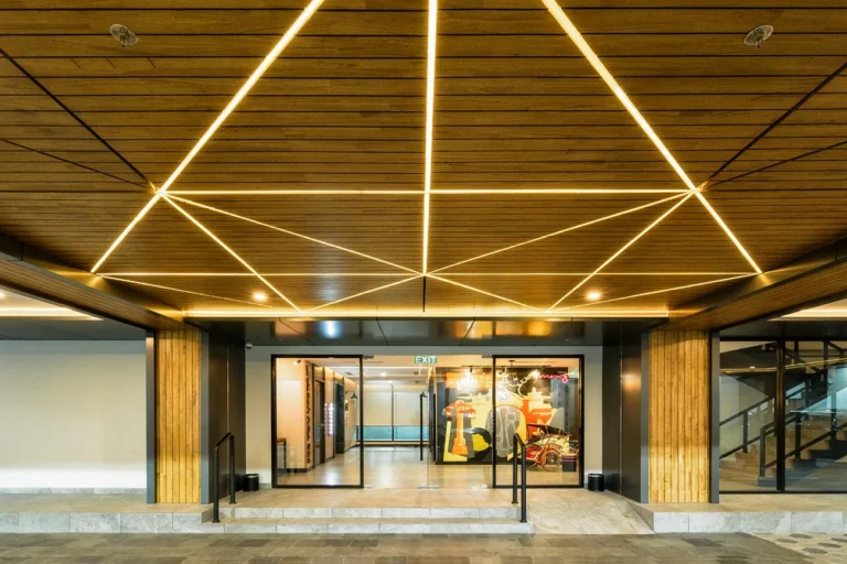 Moxy Hotel Solo halaman depan