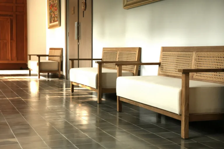ruang Santai depan Kamar Project burza Hotel jogja